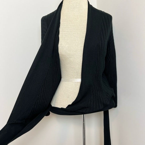 DVF Black Silk Wrap V-Neck Blouse size P - Picture 5 of 8